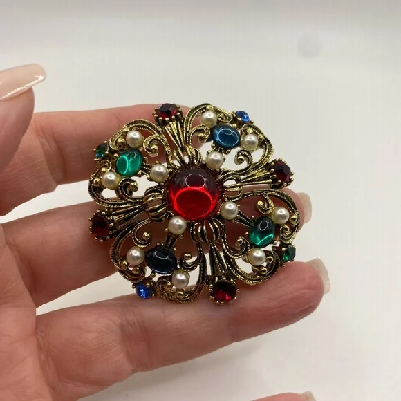 Gripoix Mogul Style Gold Tone Faux Pearl Glass Rhinestone Pin Brooch Vintage - Picture 1 of 3